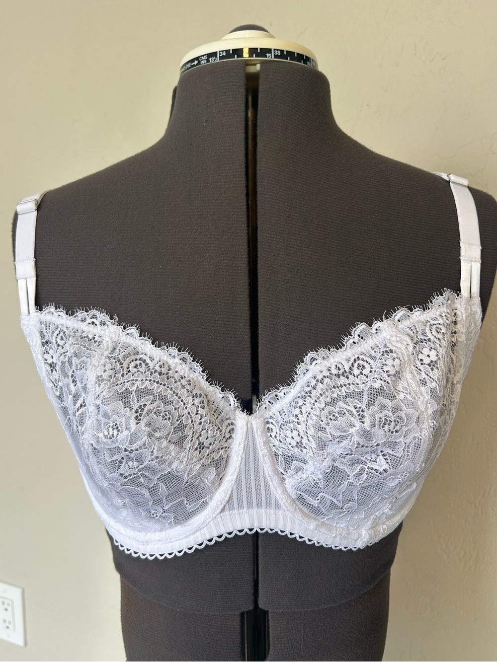 DOBREVA Unlined Underwired Floral Lace Bra White 38D Hook & Eye MPN F070 (1956)